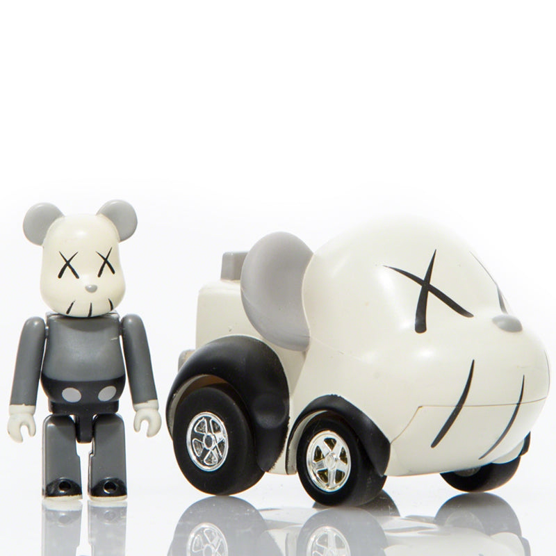KAWS – TOYQUBE.COM